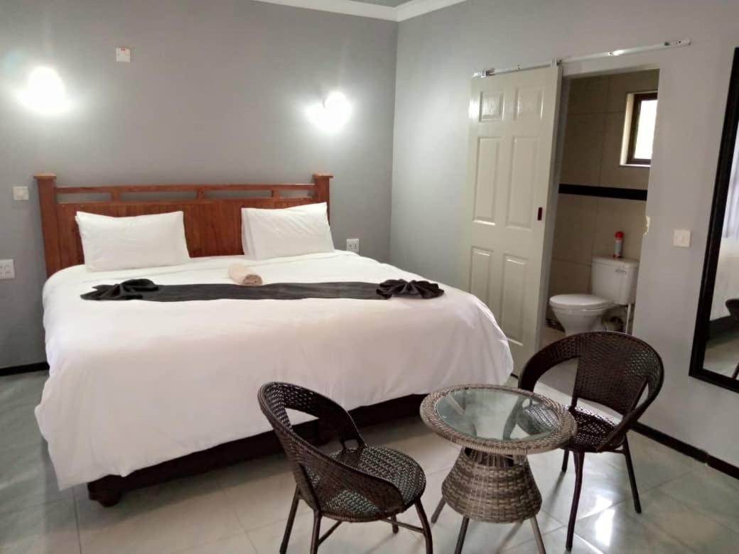 Global Guest House Kasane Exterior foto