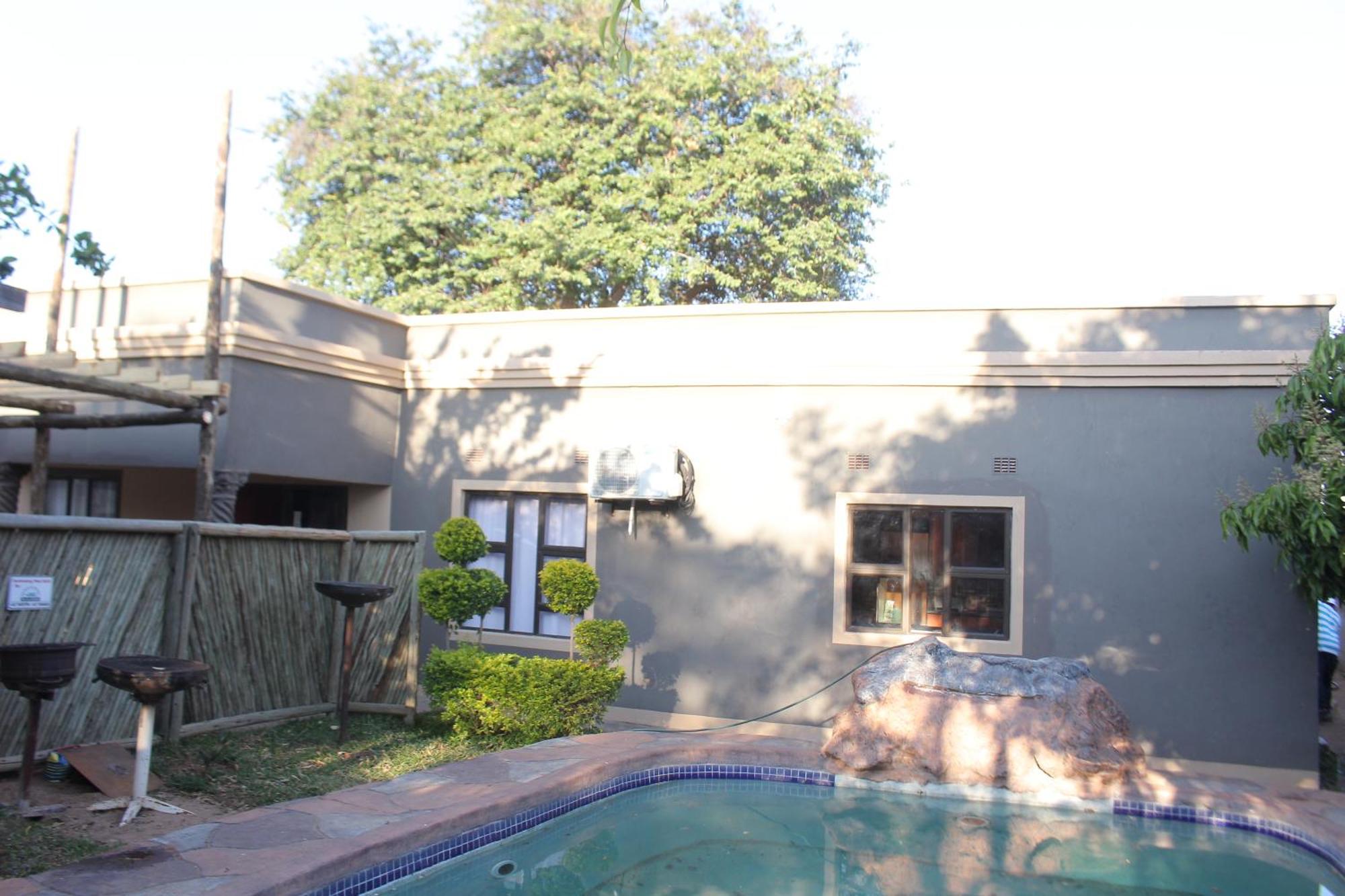 Global Guest House Kasane Exterior foto